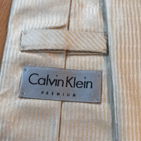 Calvin Klein Gold / Yellow Tie AND Black Arrow Modern Classic Ties - Set of 2 - Picture 7 of 10